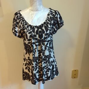 Carol Rose Black and White Ruffled Short Sleeve Blouse